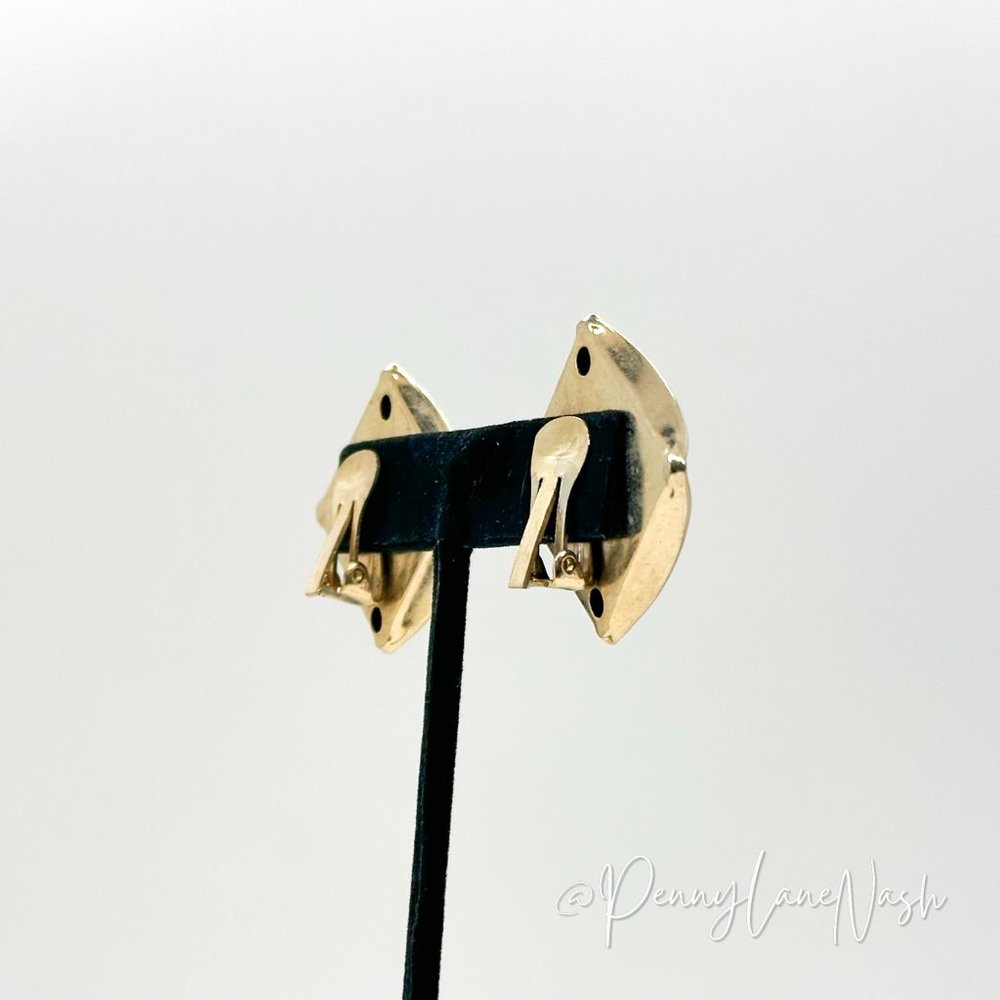 Vintage Square Etched Gold Plate Stud Earrings - Picture 5 of 8
